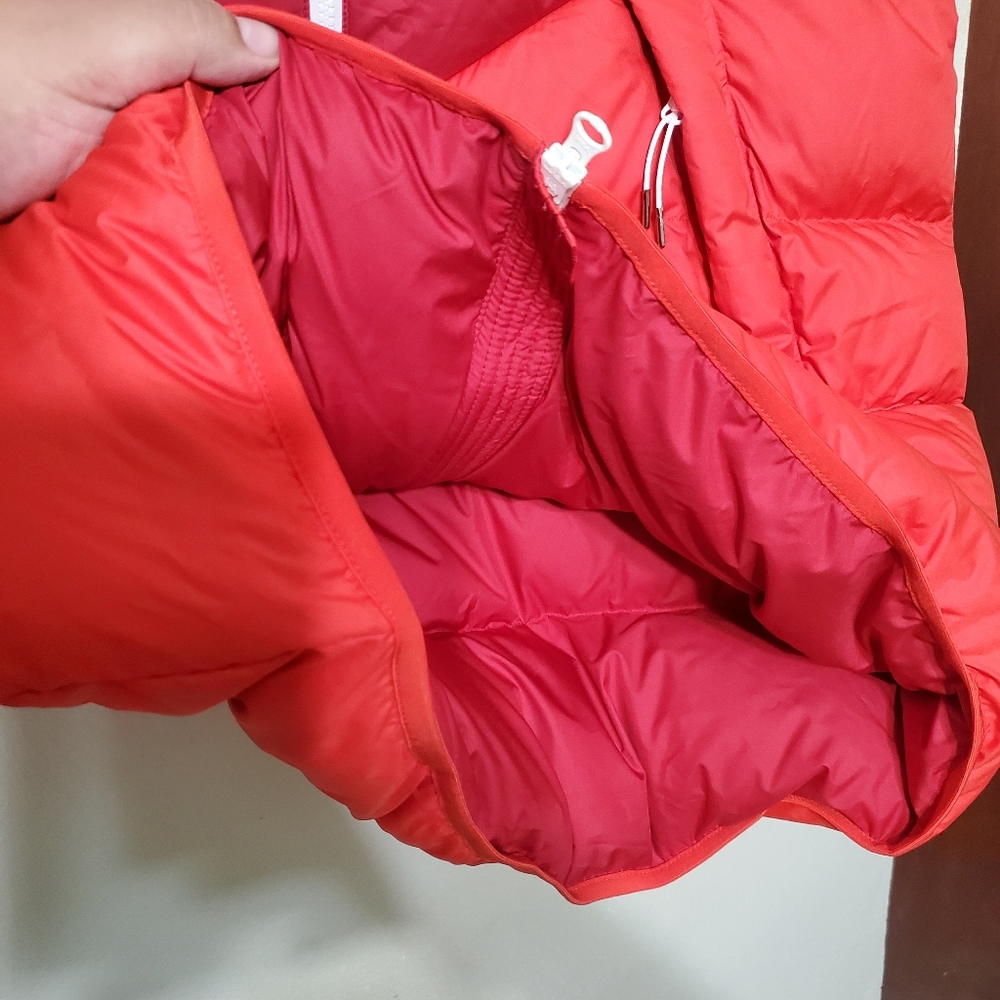 SOLD...Nike Windrunner Vest - Picture 8 of 10